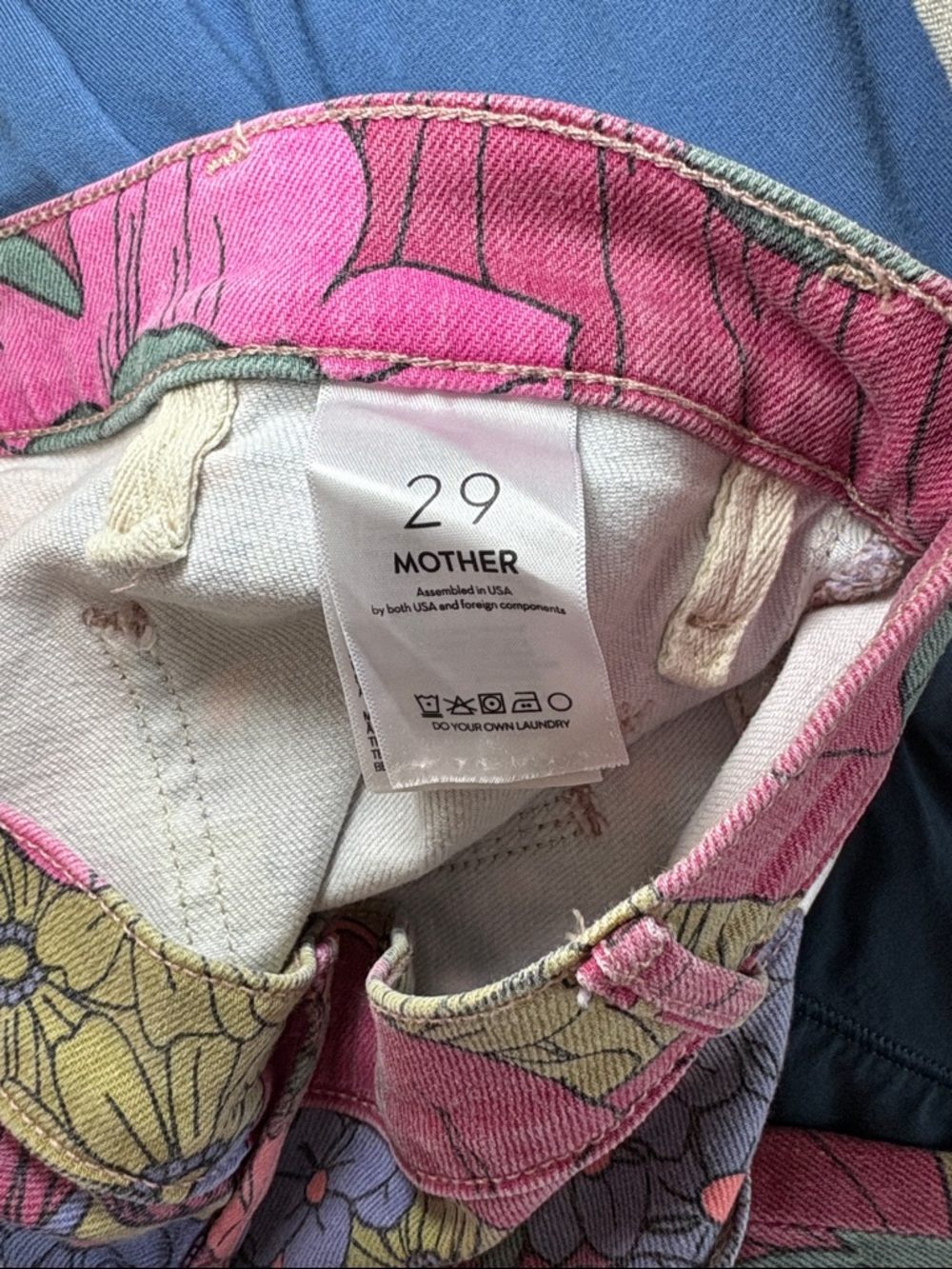 NEW MOTHER The Patch Pocket Insider High Rise Jeans Psychic Floral size 29 - Picture 8 of 8